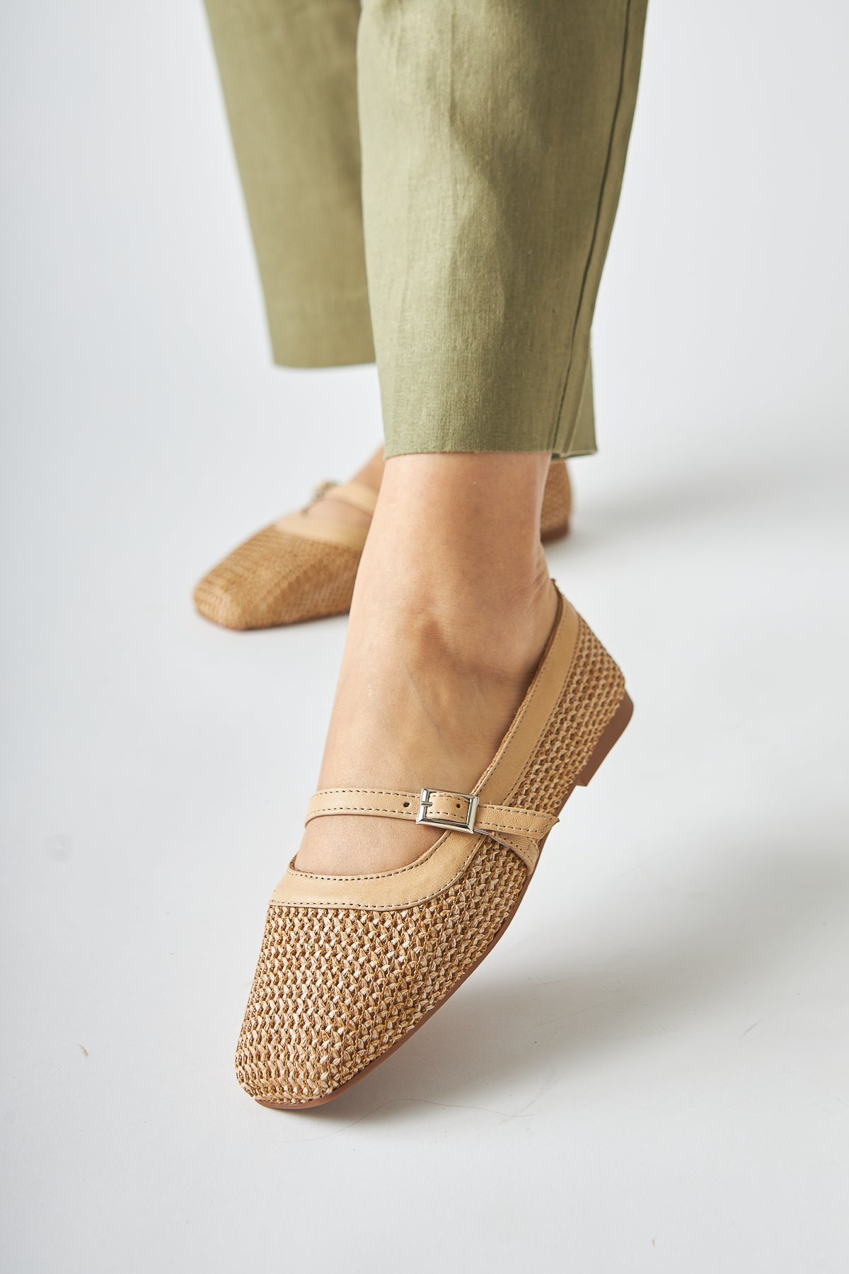 Remza Women's Ballet Flat with Buckle, Comfortable Daily Shoe, Straw Woven Texture