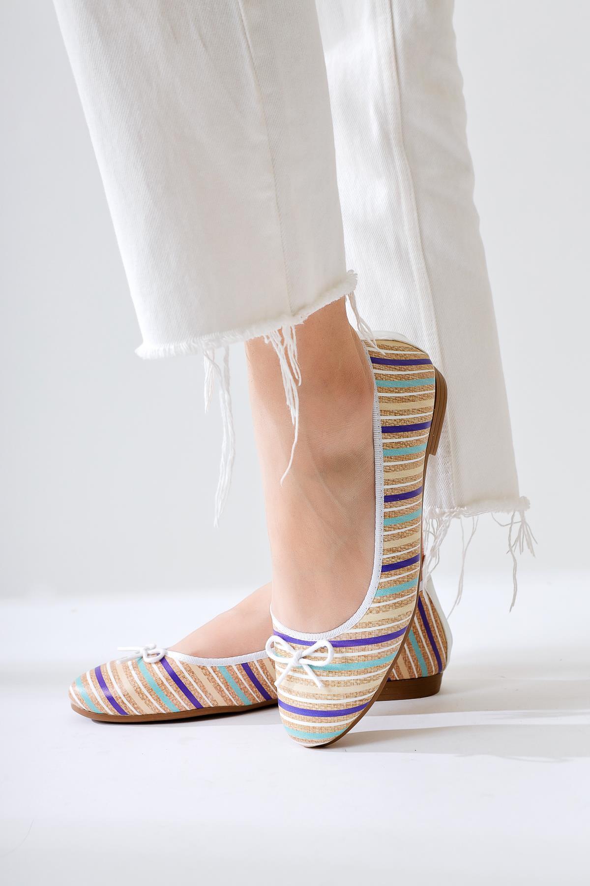 Melin – White Striped Printed Bow-Detail Ballet Flat (Women)