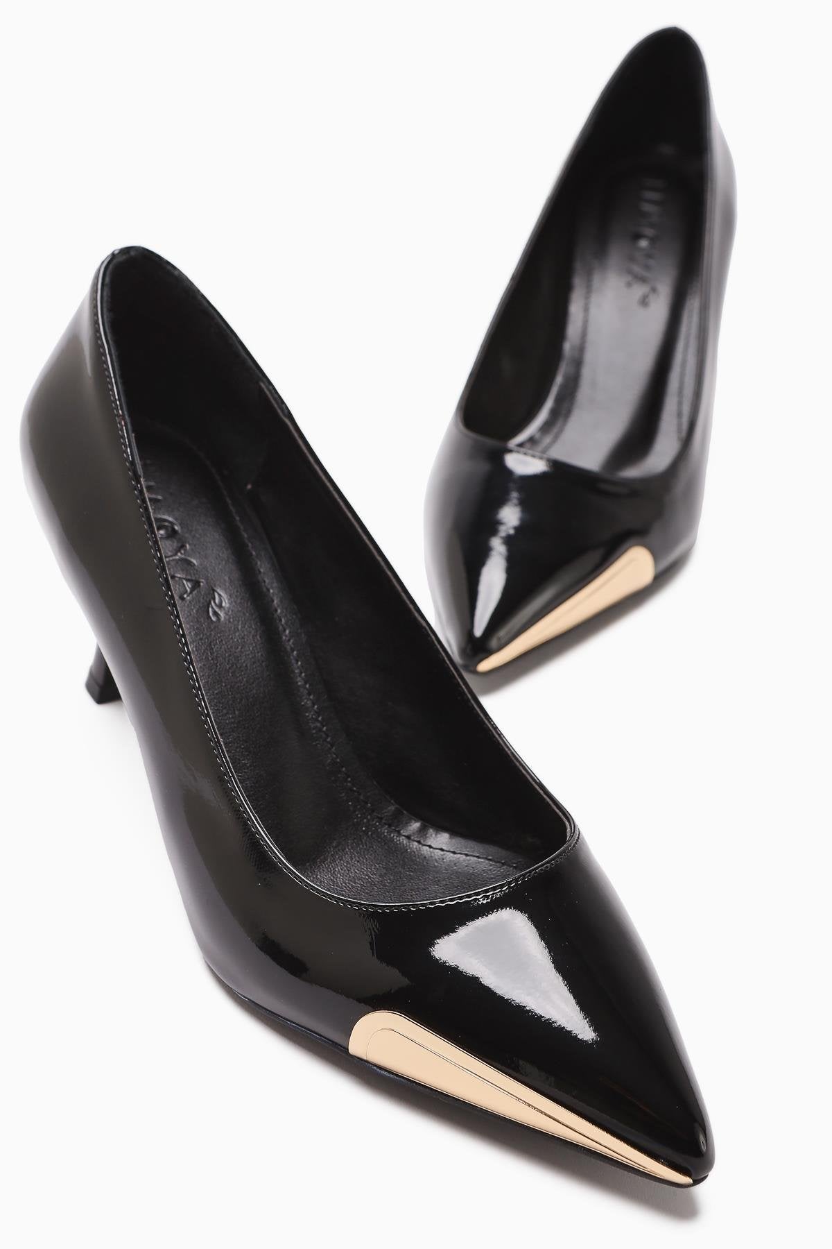 Carlota – Black Patent Pointed-Toe Metal-Detail Heeled Shoe (Women)