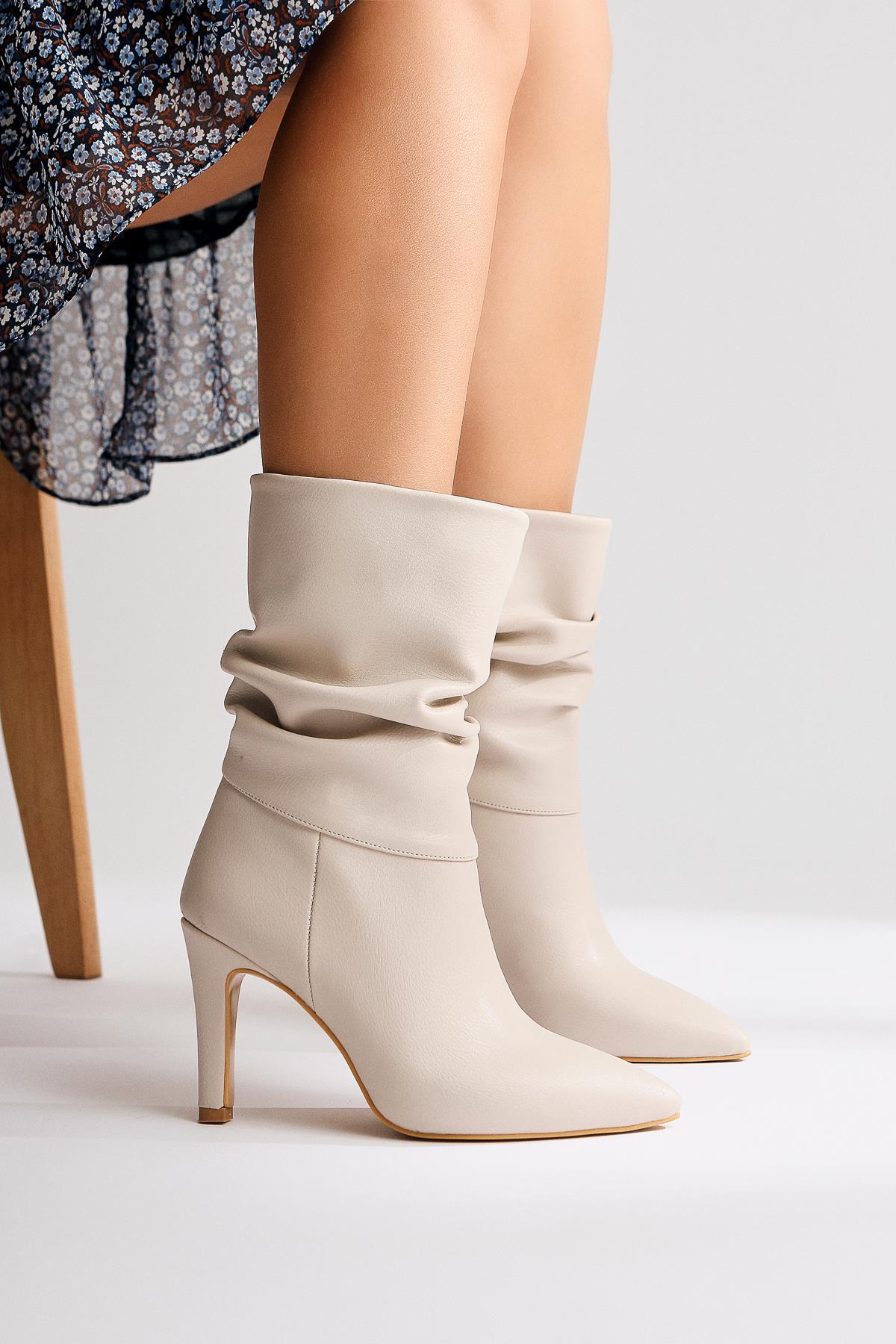 Wilma – Beige Gusset-Detail Slim Heel Boot (Women)