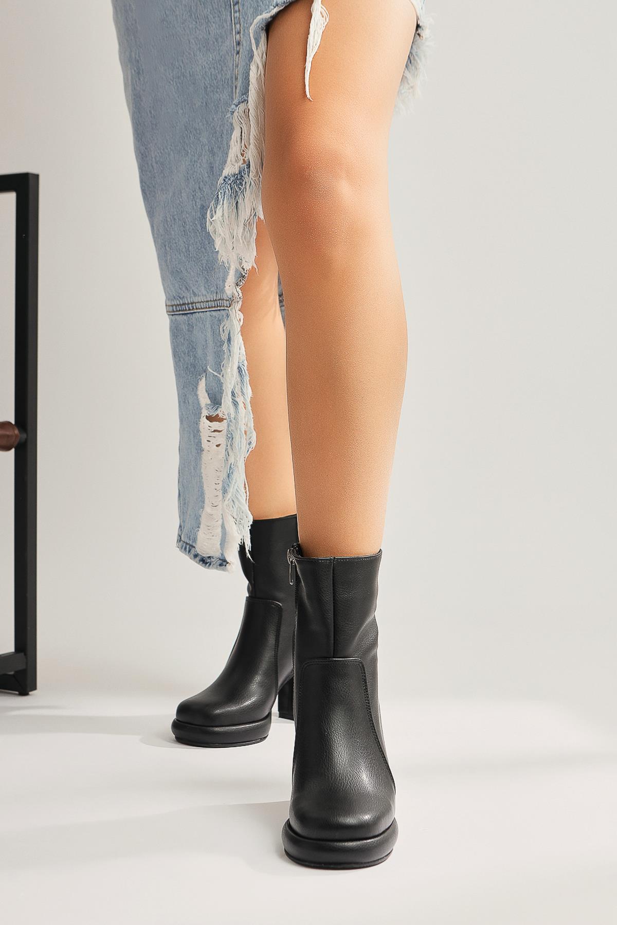 Clemencia – Black Zippered Boot (Women)