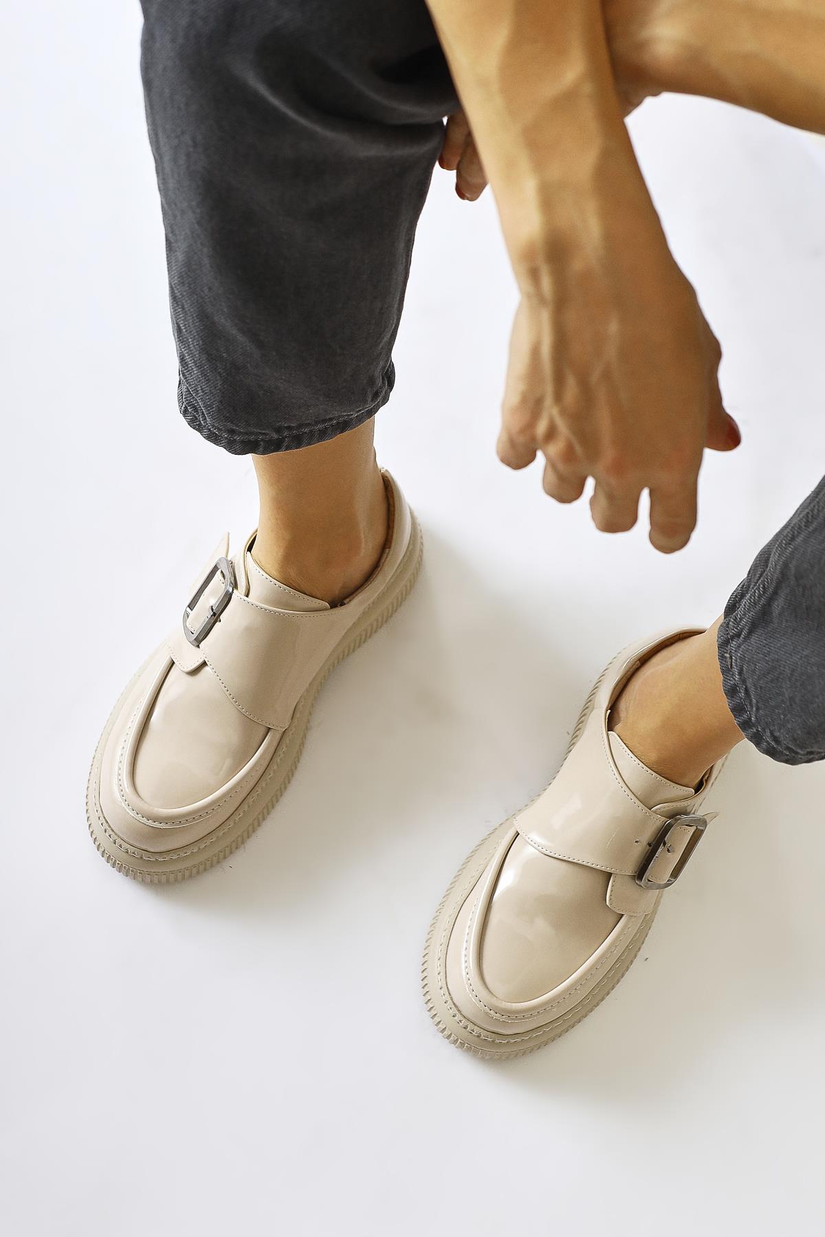 Evrim Nude Patent Buckle Detailed Casual Shoe