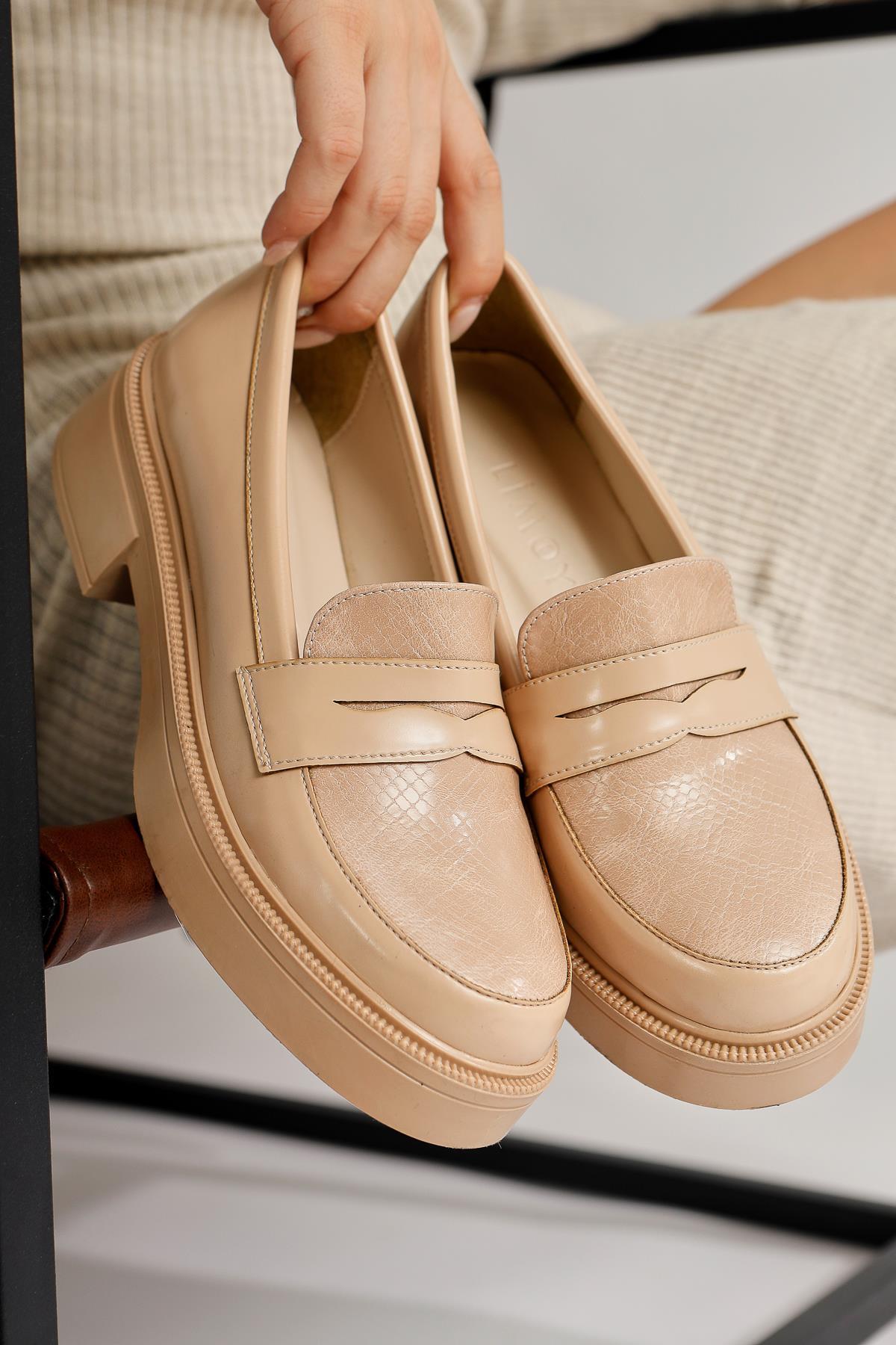 Weena – Nude Croc-Embossed Detail Casual Shoe (Women)