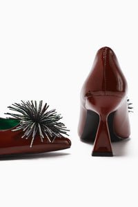 Choi – Burgundy Patent Pointed-Toe Stone-Embellished Tassel-Detail Heeled Shoe (Women)