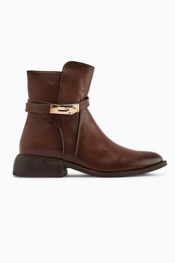 Tinna – Cognac Buckle-Detail Boot (Women)