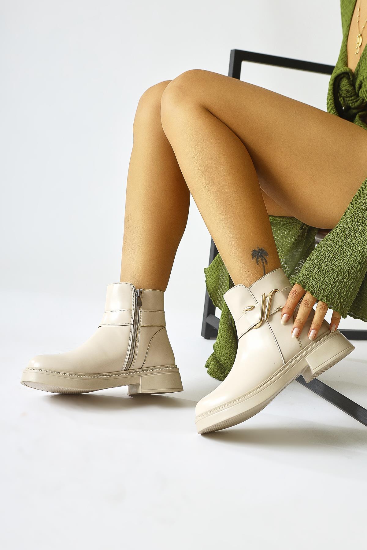 Birta – Beige Buckle-Detail Round-Toe Boot