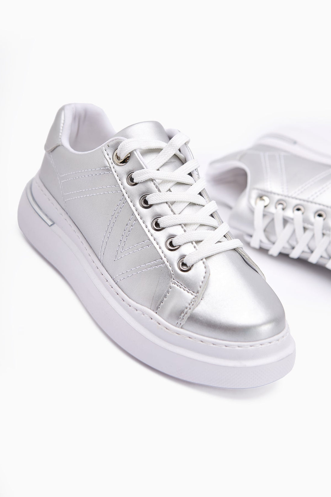 Anastazia Silver Heel Detailed Sneakers
