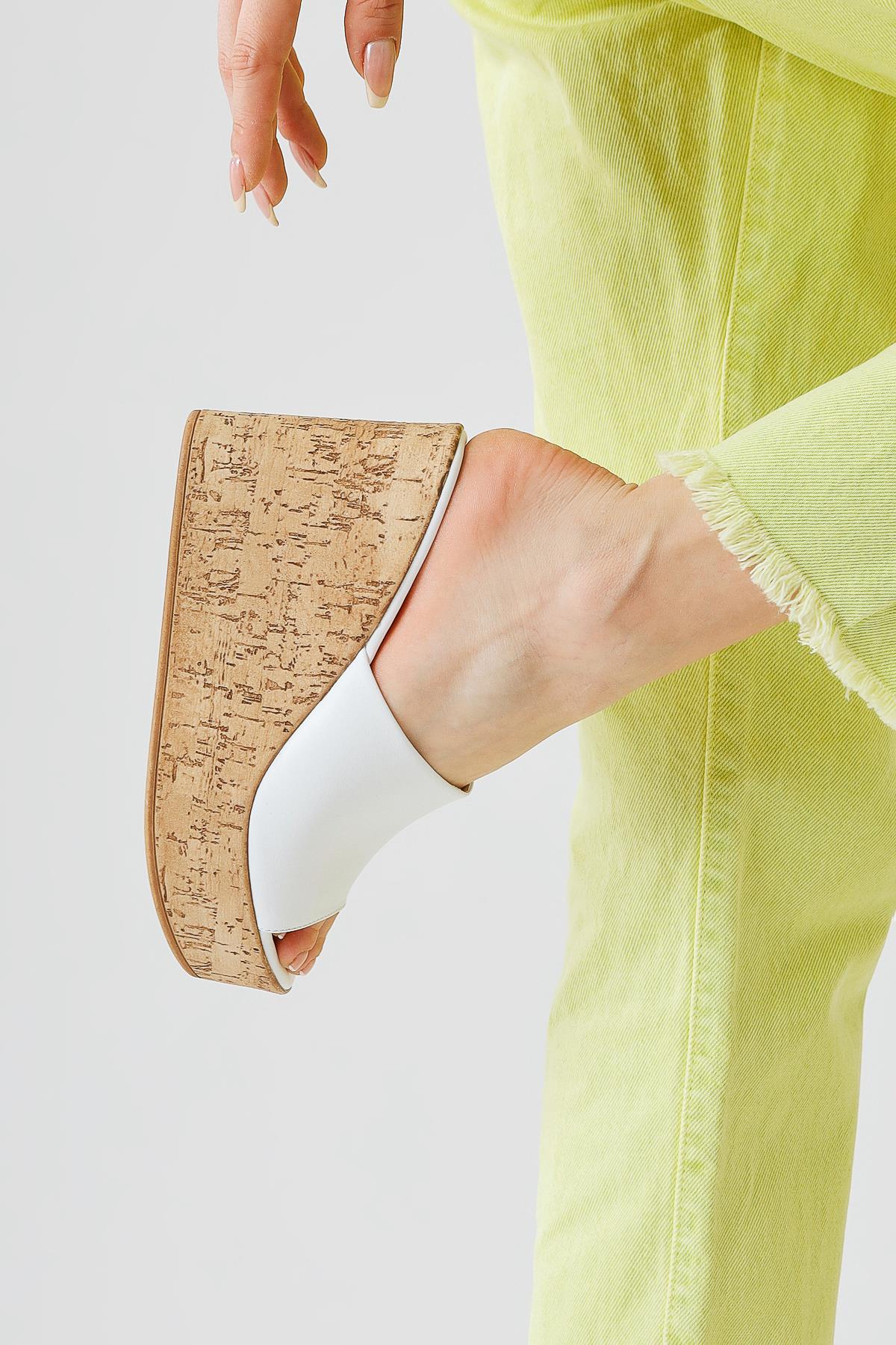 Riya – White Thick Cork-Soled Slide (Women)
