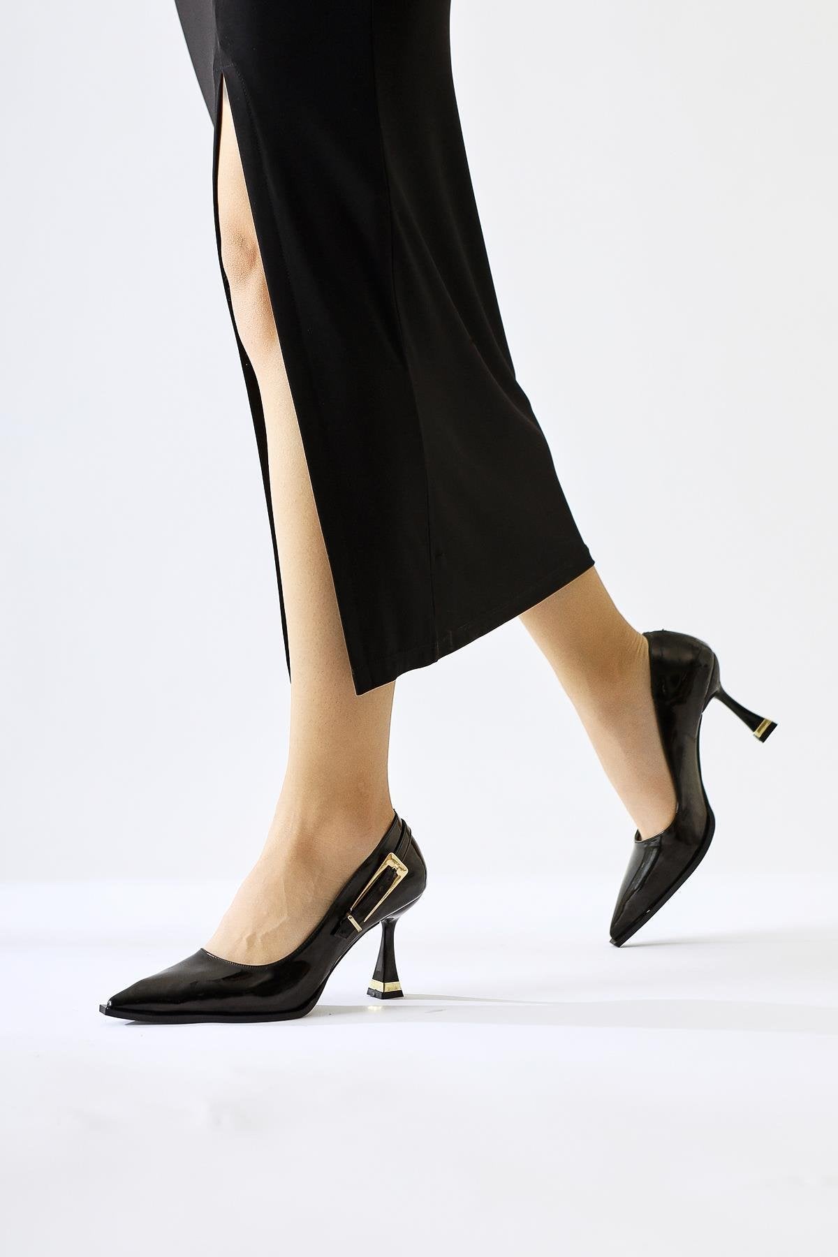 Mithra – Black Patent Vegan Material Pointed-Toe Buckle-Detail Heeled Shoe (Women)