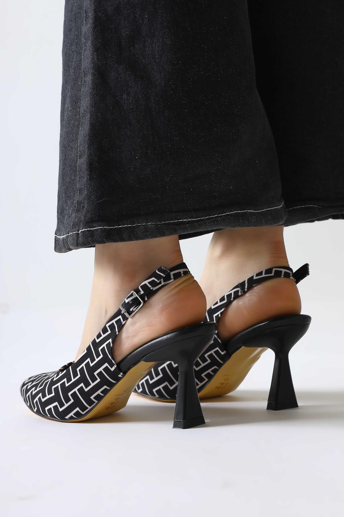 Ernesa - Black Geometric-Patterned Heeled Shoe (Women)