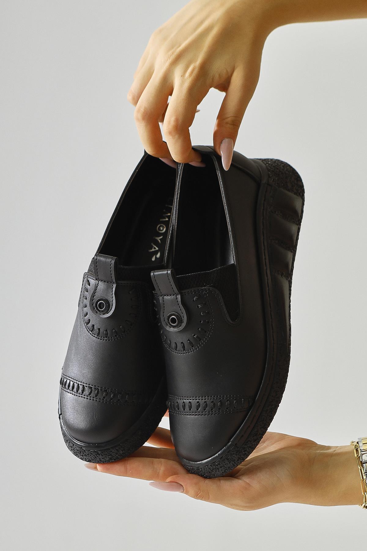Bethina – Black Rivet-Detail Laser-Cut Ballet Flat (Women)