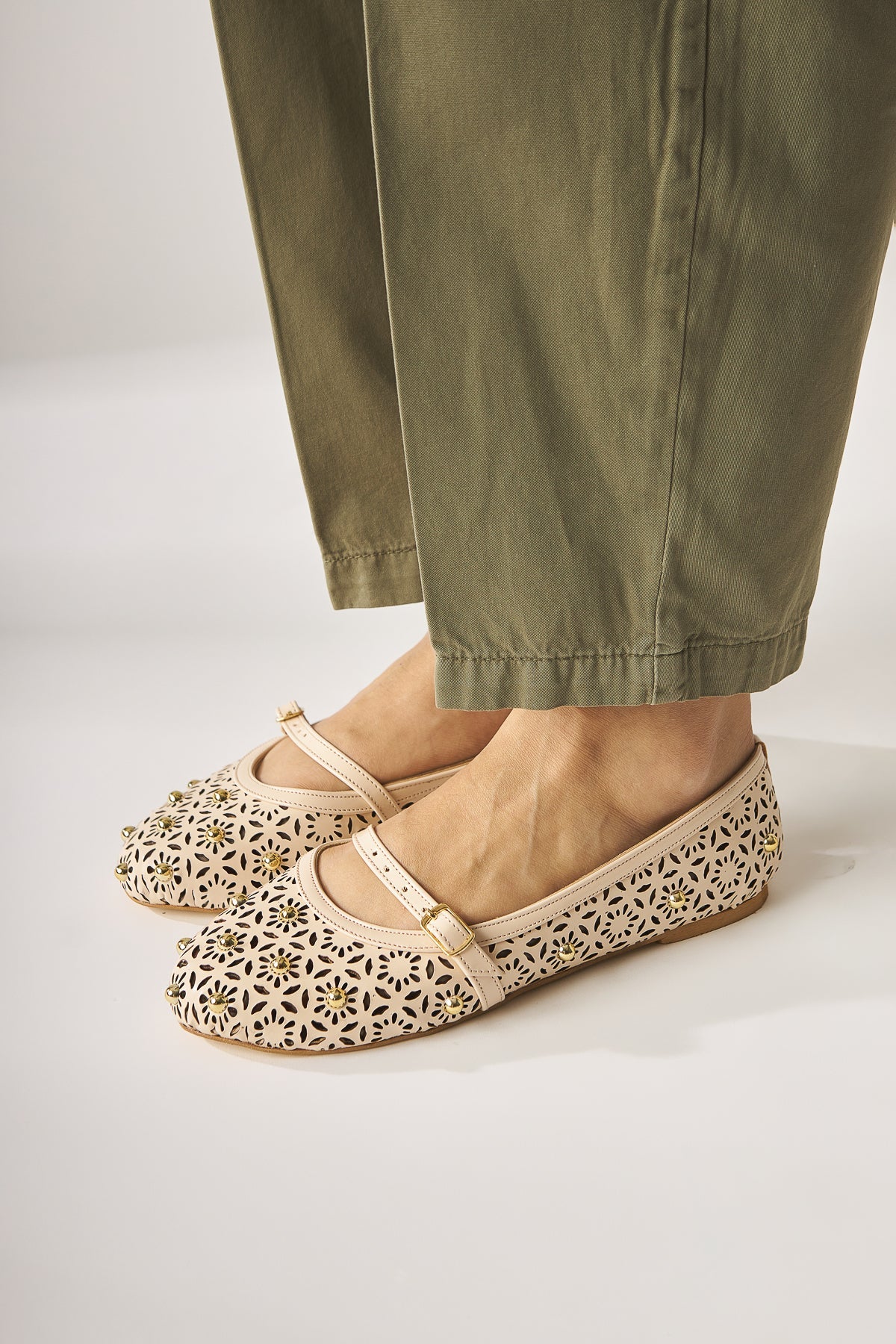 Jara Cream Ethnic Patterned Perforated Women's Ballet Shoe