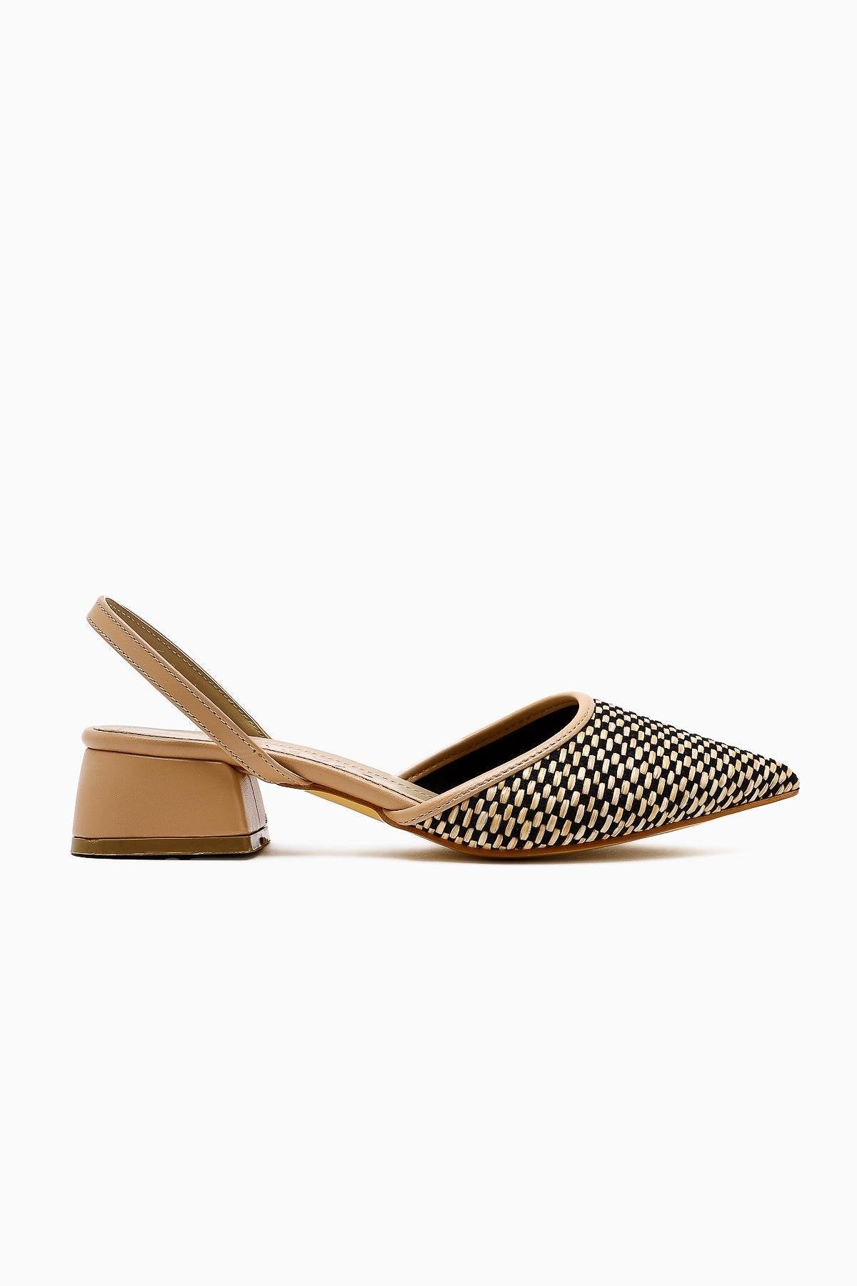 Rosa – Nude Pointed-Toe Straw Low-Heel Sandal (Women)