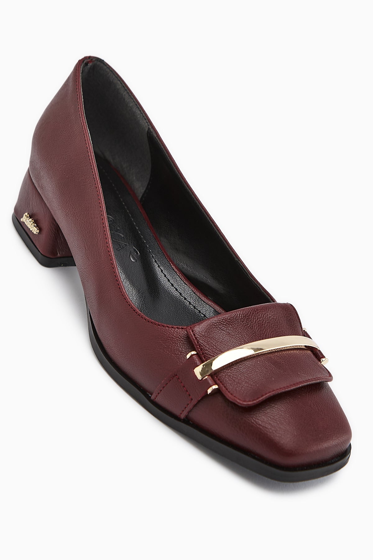Gresa – Burgundy Buckle-Detail Low Heel Shoe (Women)