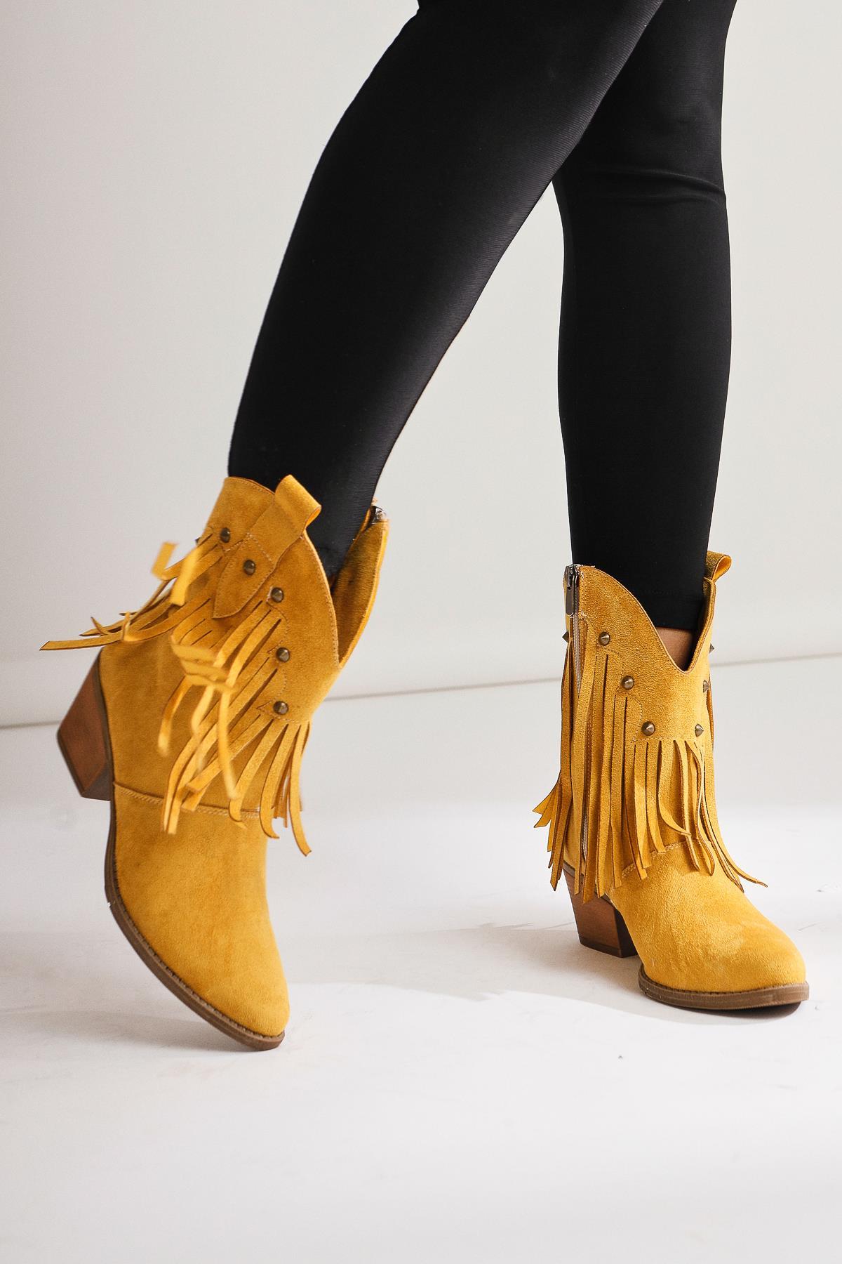 Lillebeth – Yellow Suede Fringed Stud-Detail Western Boot (Women)