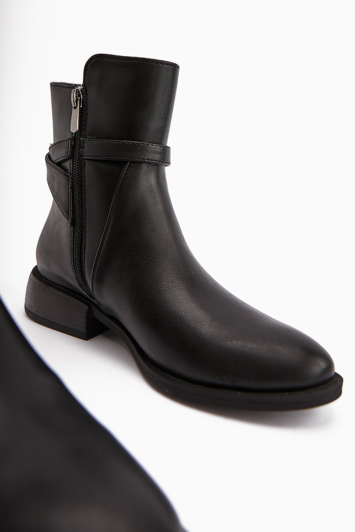 Tinna Black Buckled Women's Boot