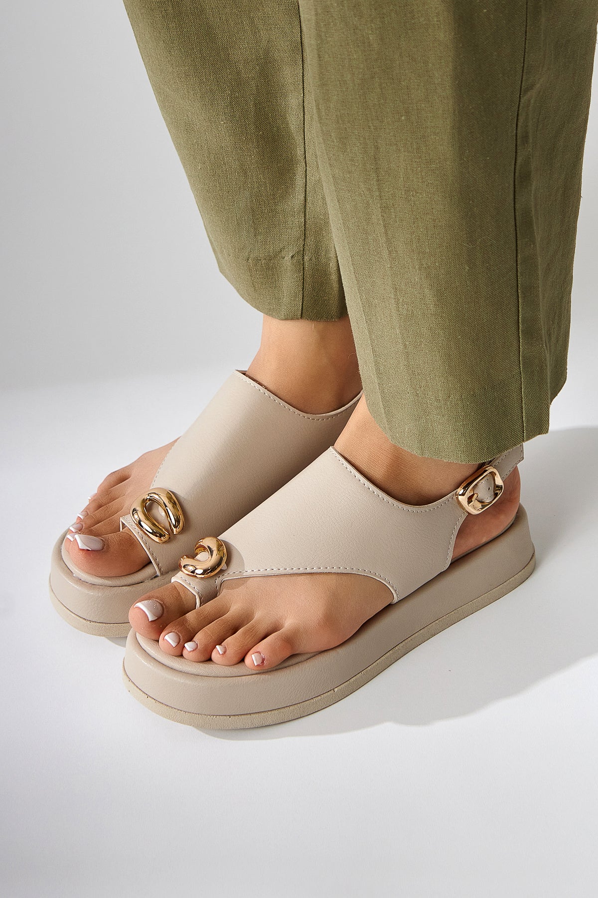 Troya Beige Toe-Post Buckled Women's Sandals
