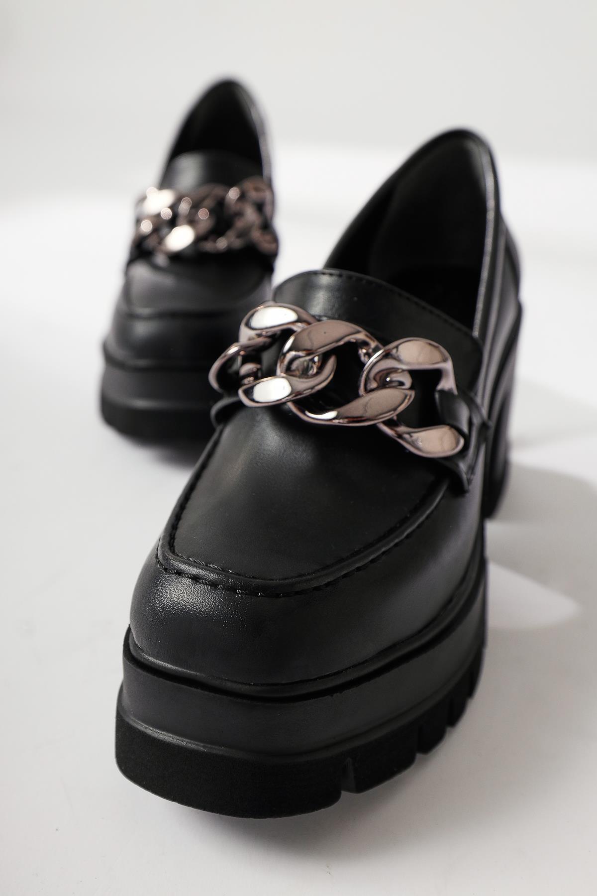 Chanpen Black Buckle Detail Platform Daily Shoe