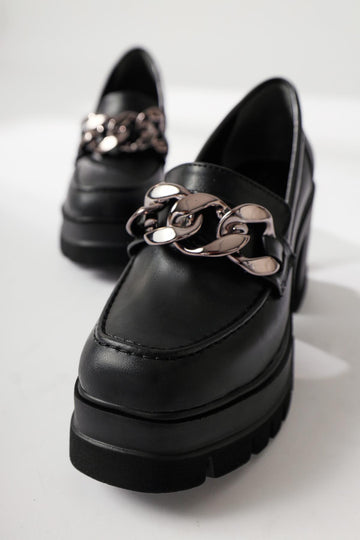 Chanpen Black Buckle Detail Platform Daily Shoe