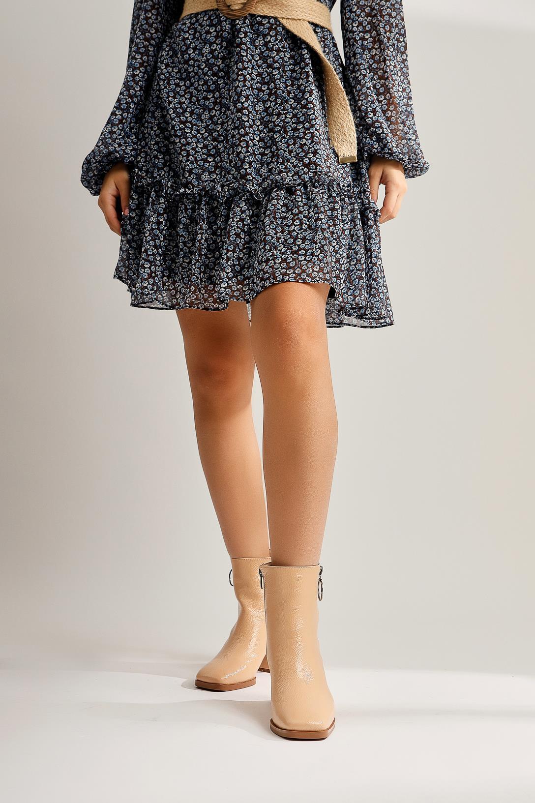 Deyana Nude Boot with Zipper Accessory