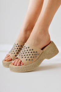 Fenthe – Nude Studded-Detail Thick-Sole Slide (Women)