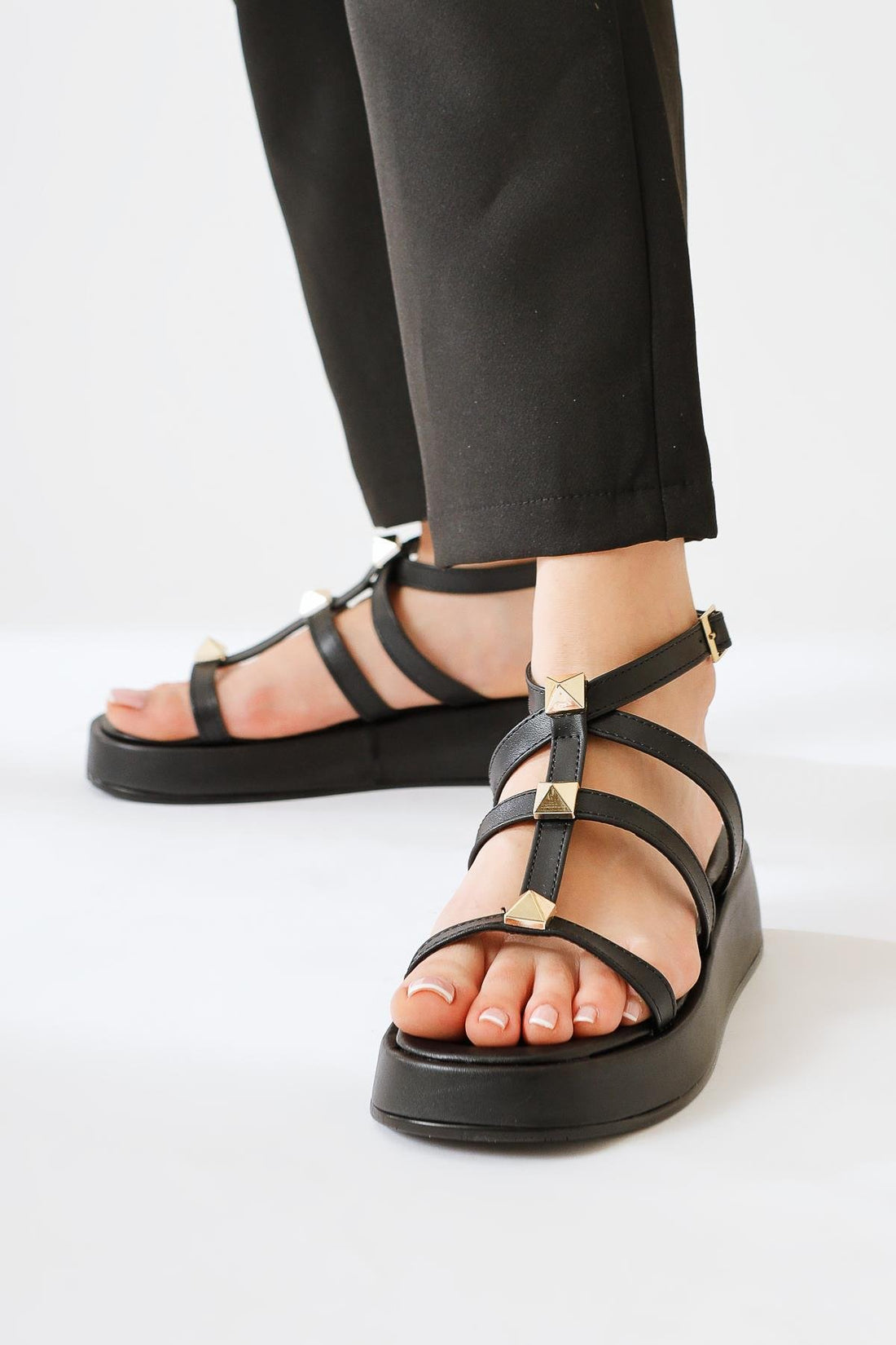 Thurza Black Thick Sole Women’s Sandal
