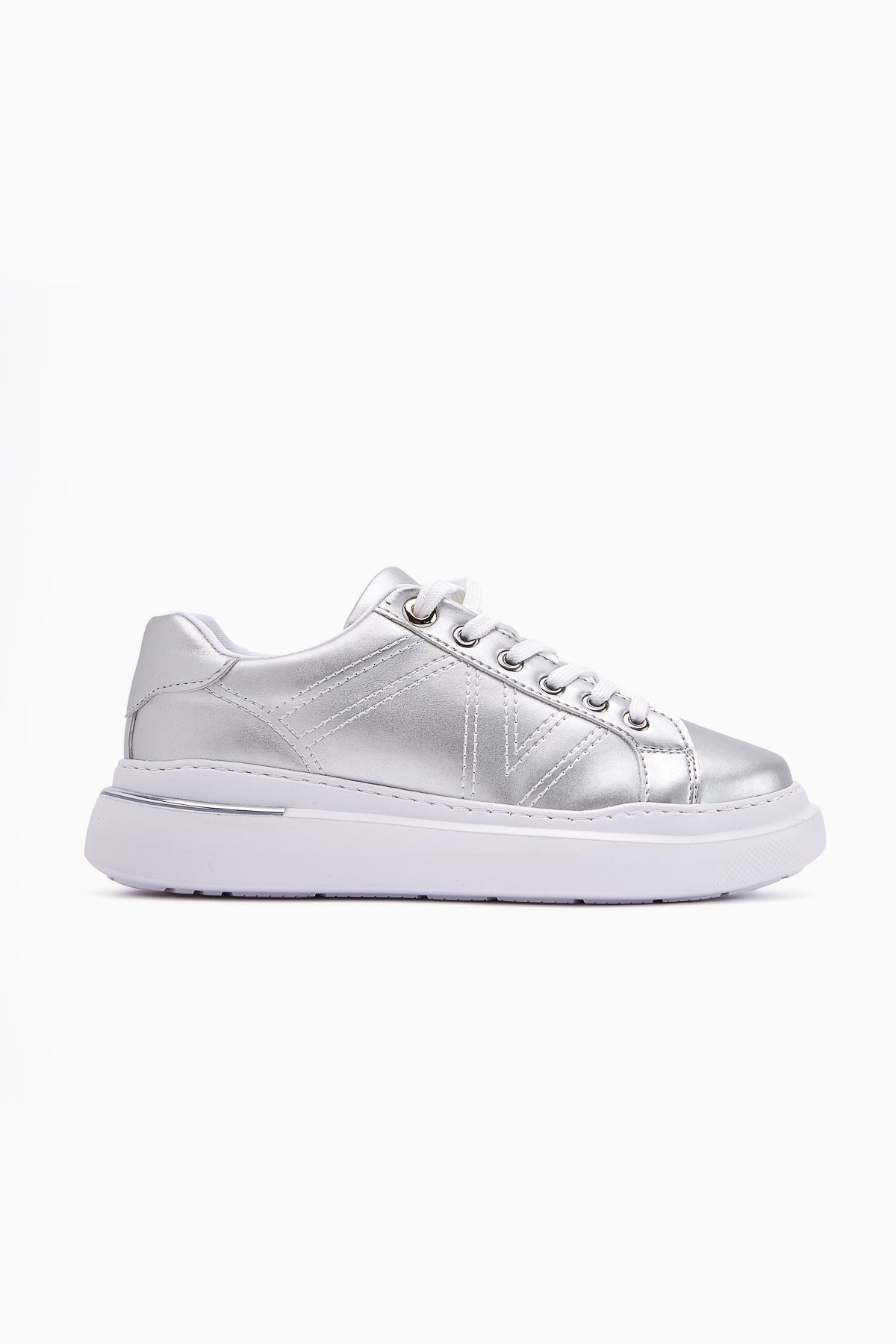 Anastazia – Silver Heel-Detail Sneaker (Women)