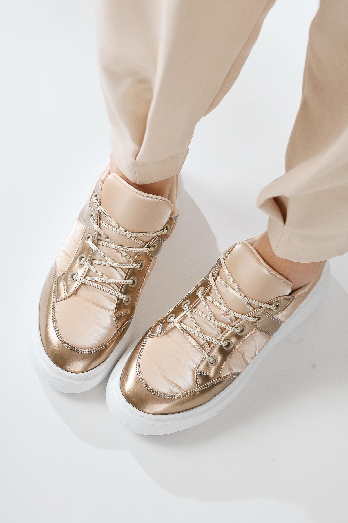 Jakleen Gold Patent Leather Detailed Parachute Sneakers