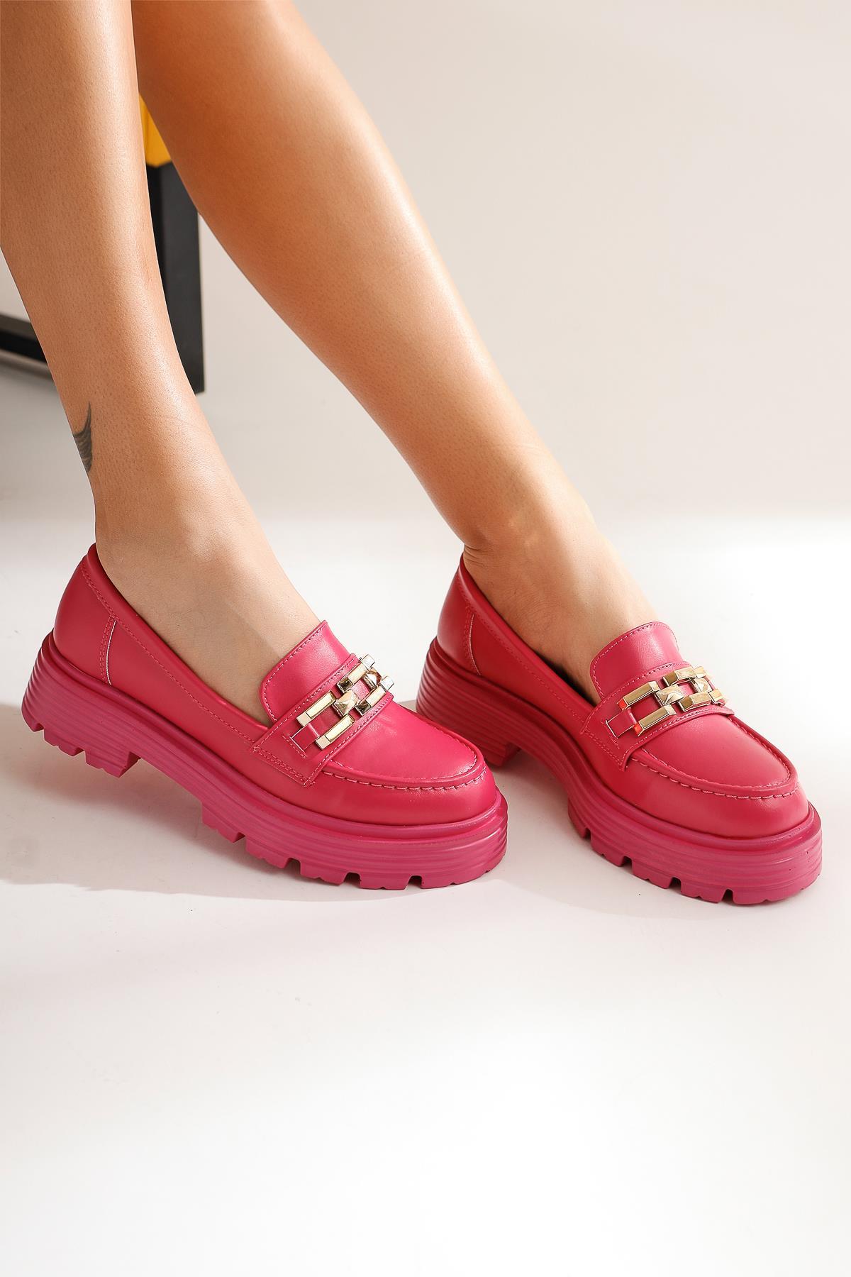 Benaz – Fuchsia Buckle-Detail Oxford Shoe (Women)