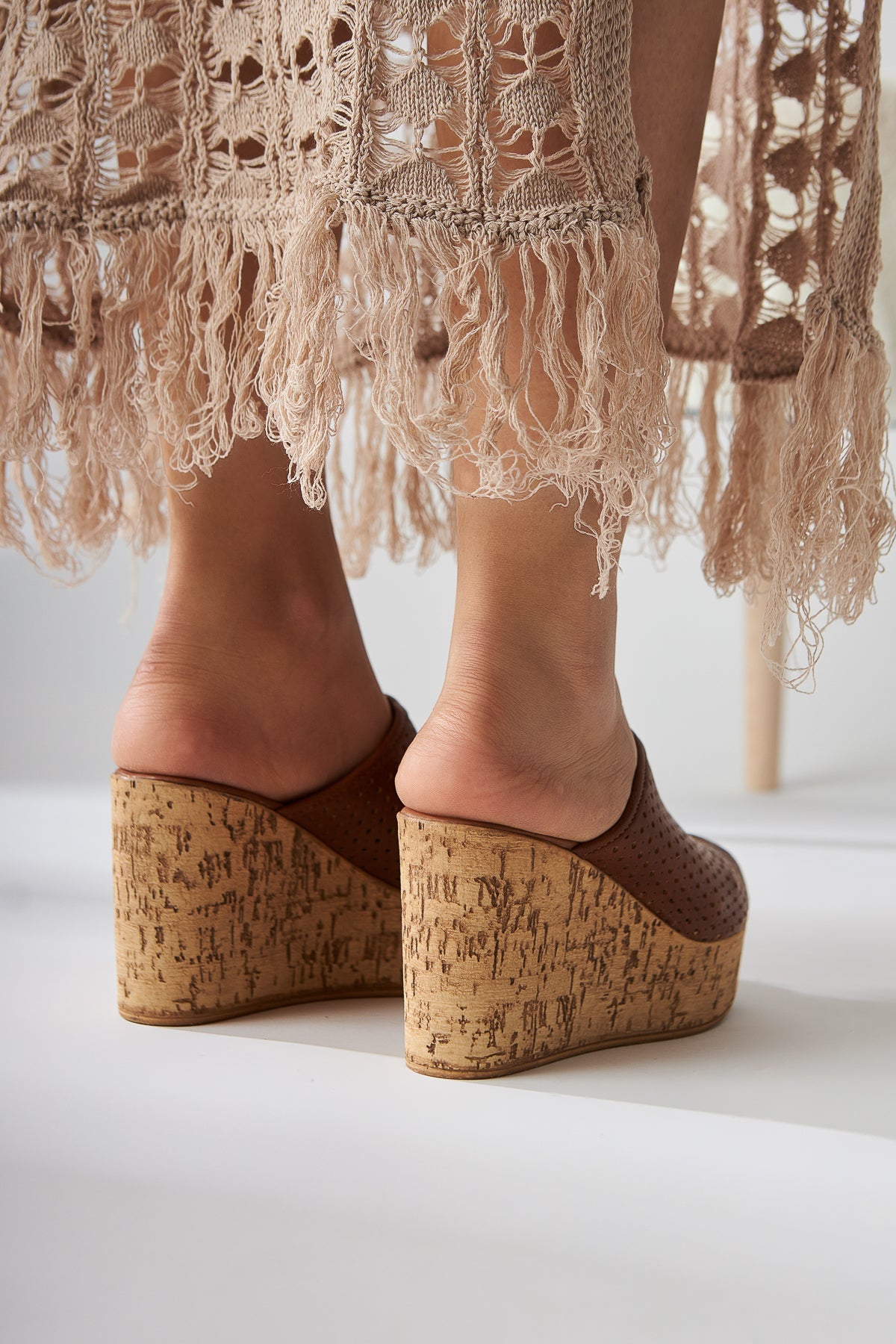 Viana Taba Closed-Toe Wedge Women's Slipper