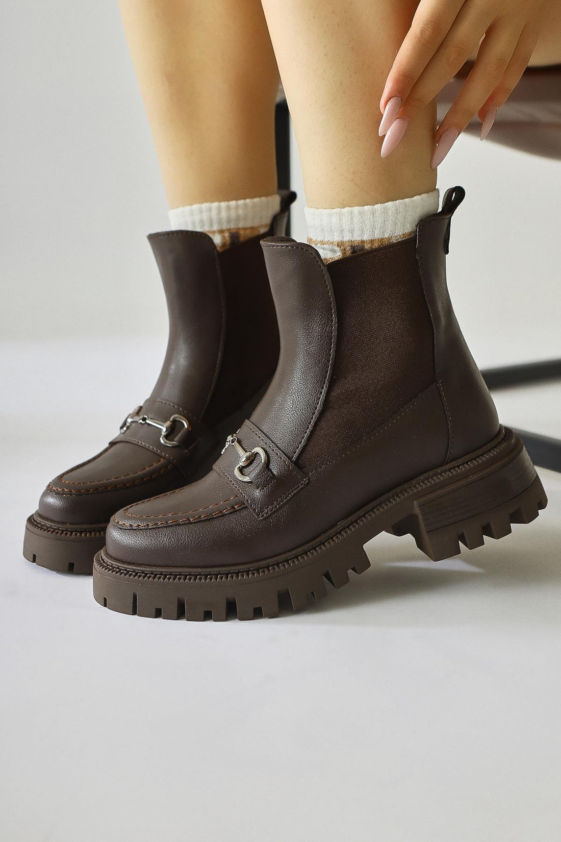 Lemonie – Brown Buckle-Detail Elastic Pull-On Boot (Women)