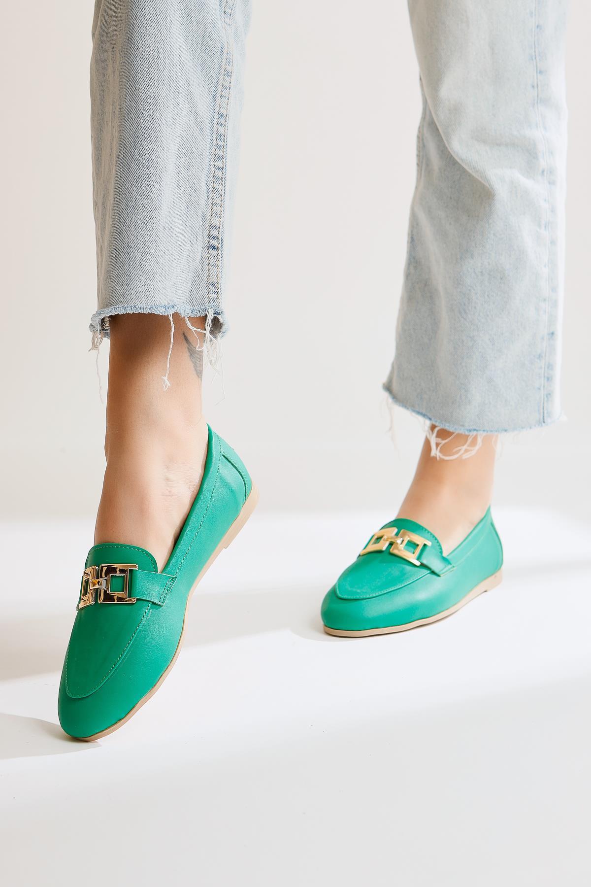 Dilsa – Green Buckle-Detail Ballet Flat (Women)
