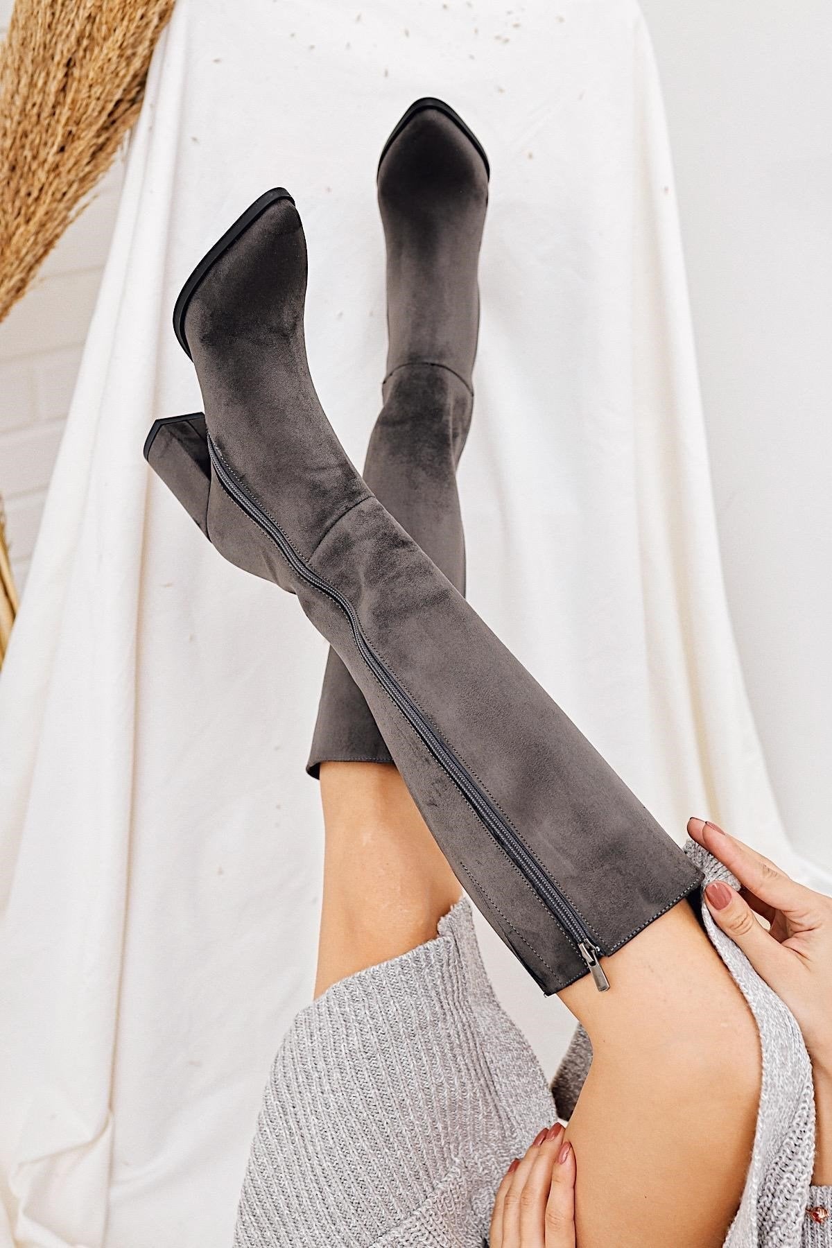 Tatum – Gray Pointed-Toe Mid-Heel Knee-High Boot (Women)