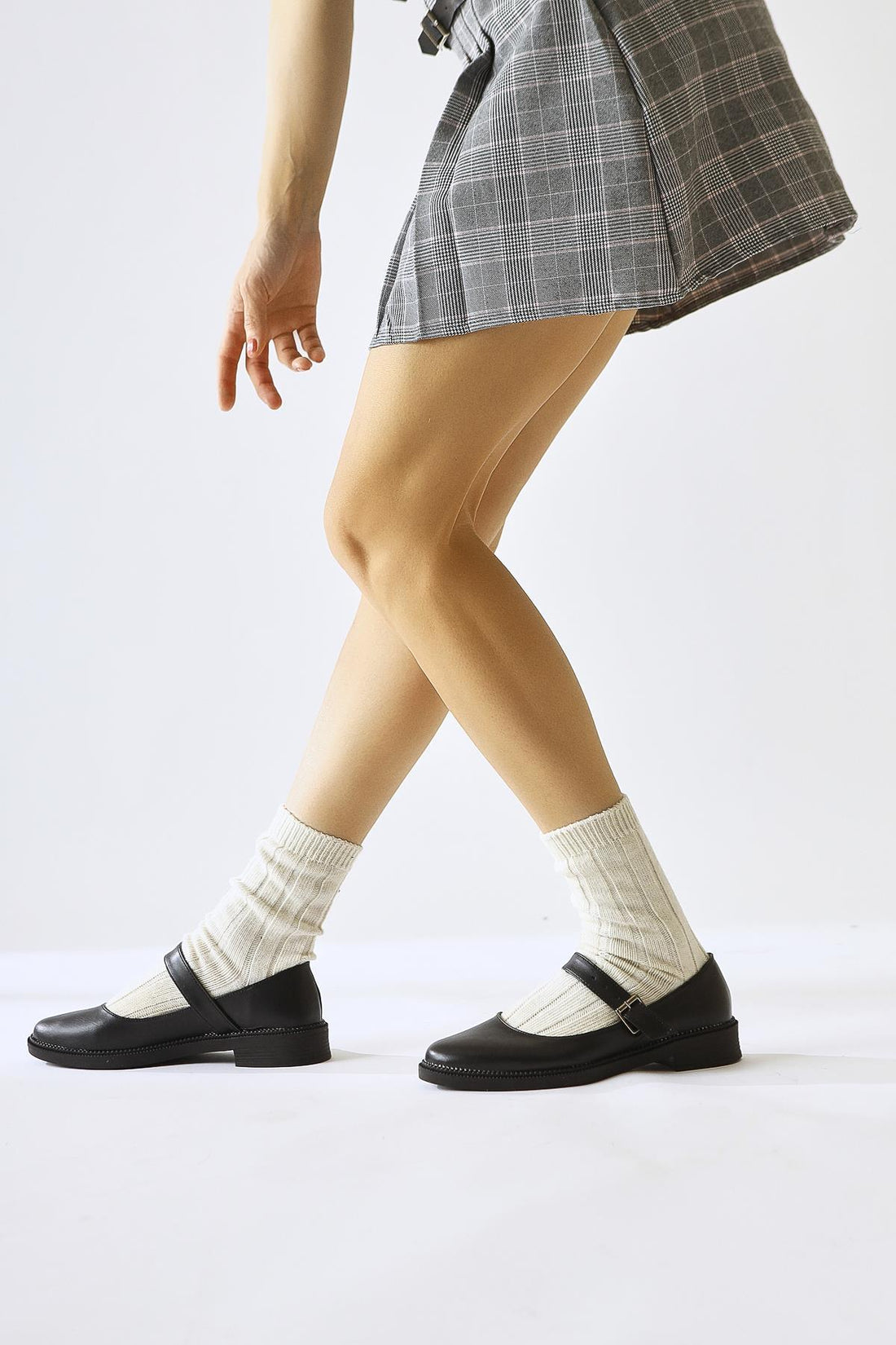 Vivy Black Round Toe Single Strap Daily Shoes