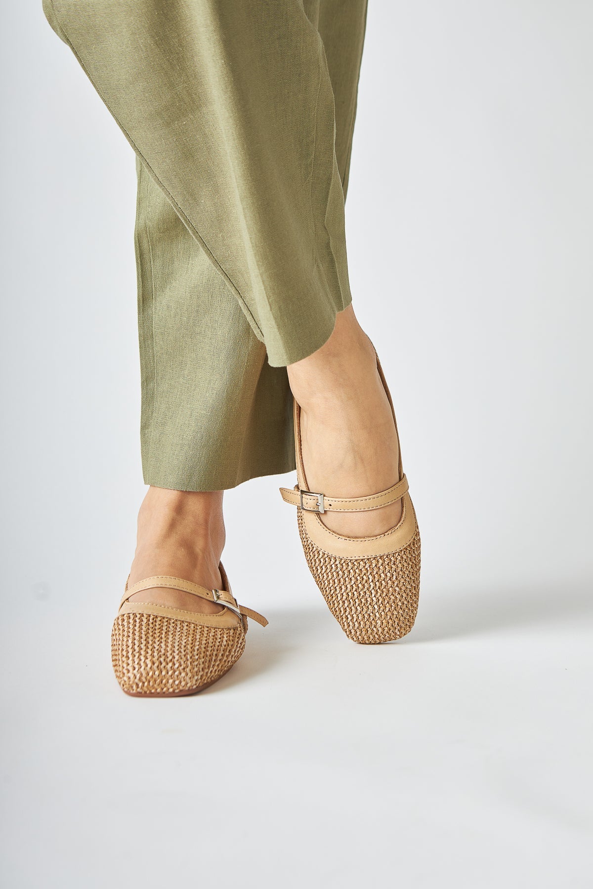 Remza Women's Ballet Flat with Buckle, Comfortable Daily Shoe, Straw Woven Texture