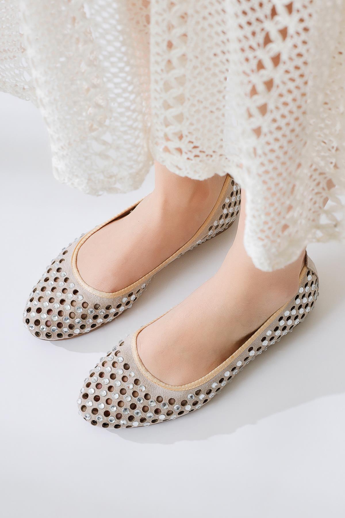 Milinda – Cream Suede Laser-Cut Stone-Detail Ballet Flat (Women)