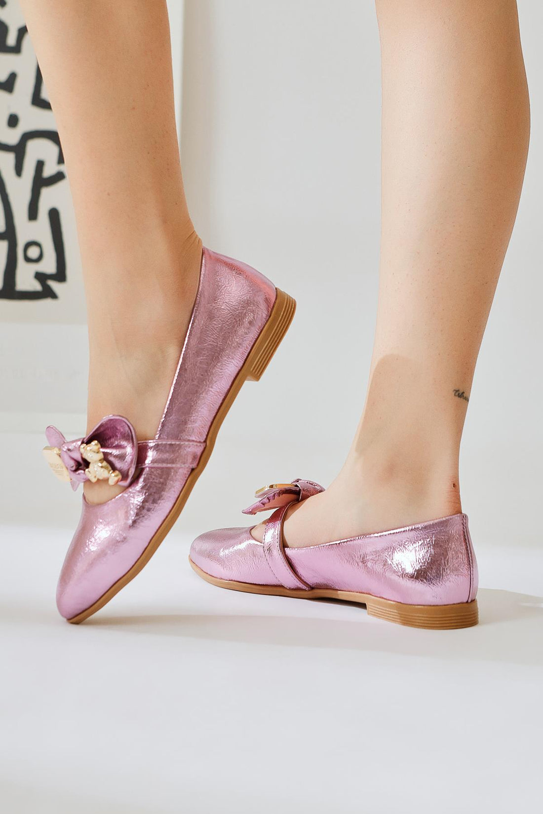 Joselin – Fuchsia Crinkled Patent Bow-Accessory Ballet Flat (Women)