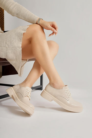 Satya Ten Patent Lace-Up Casual Shoes
