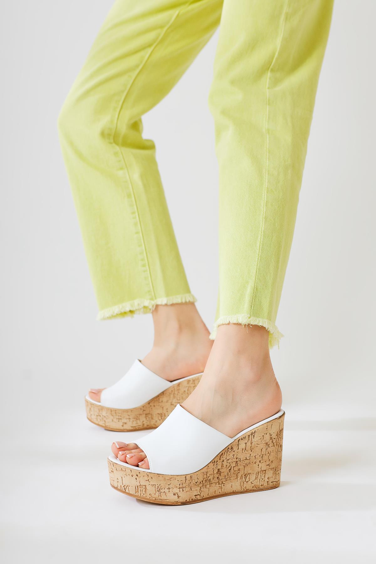 Riya – White Thick Cork-Soled Slide (Women)