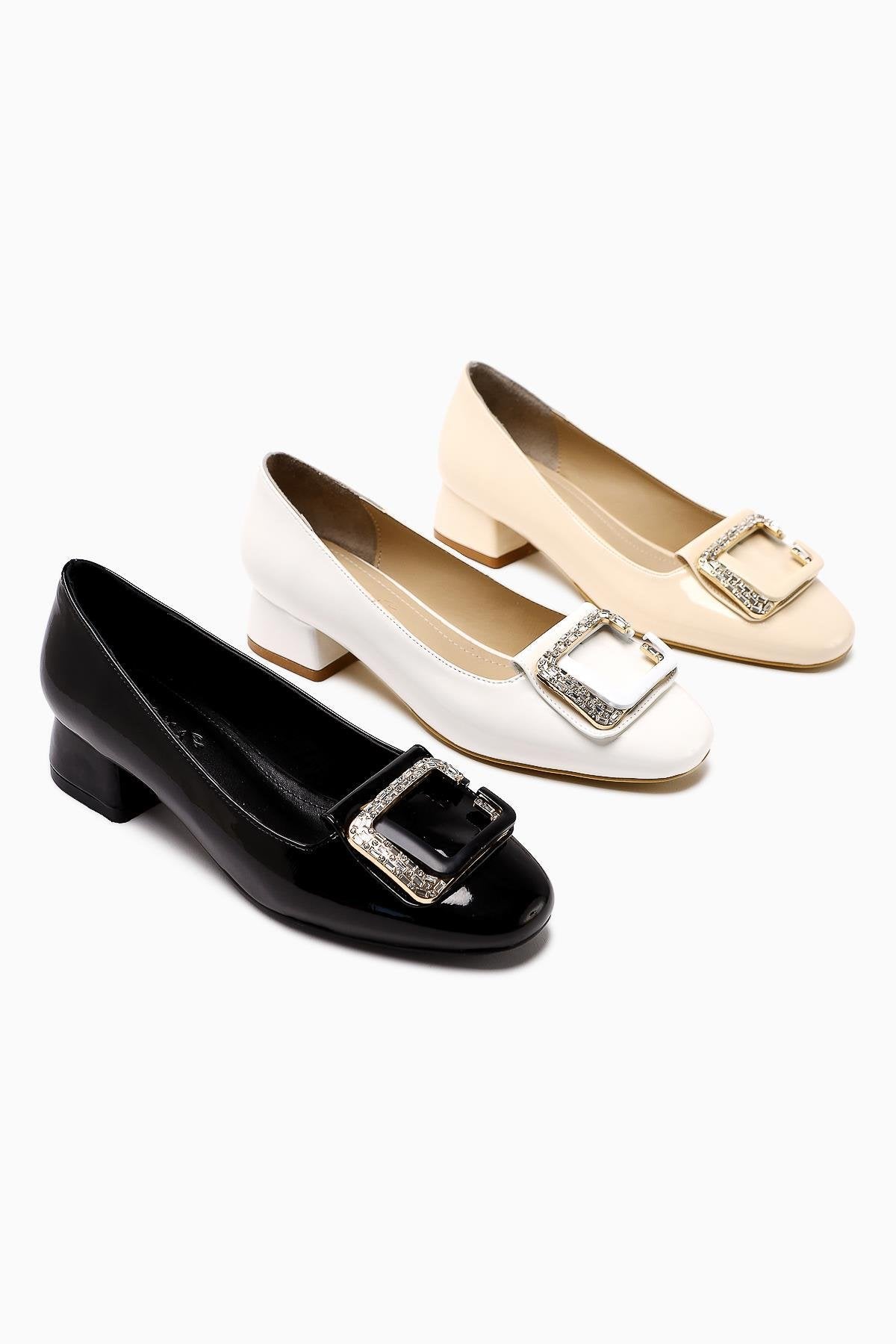 Roza – Black Patent Stone-Embellished Low-Heeled Shoe (Women)