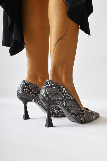 Celestine – Black Snake-Patterned Sequin-Detail Pointed-Toe Stiletto (Women)