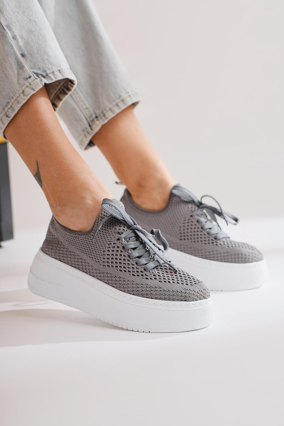 Benito Gray Knit Stretch Thick-Sole Sneakers