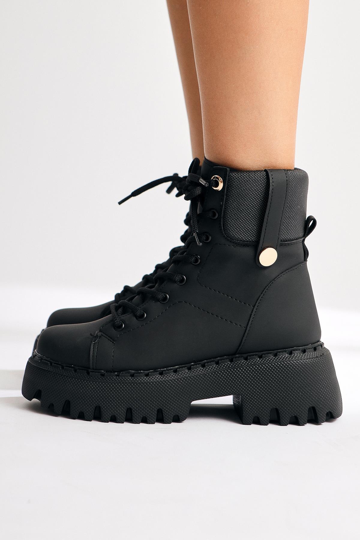 Nichelle – Black Ankle-Detail Thick-Sole Boot (Women)