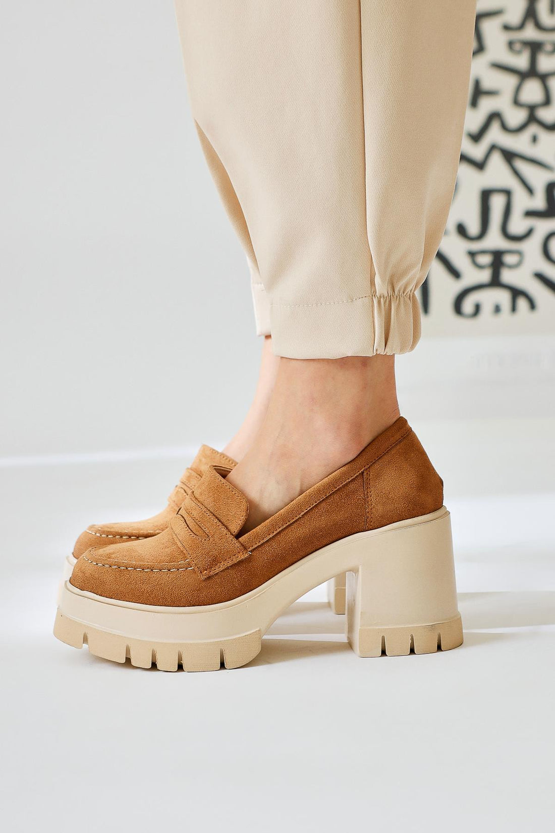 Chanpen – Taupe Suede Buckle-Detail Platform Everyday Shoe (Women)