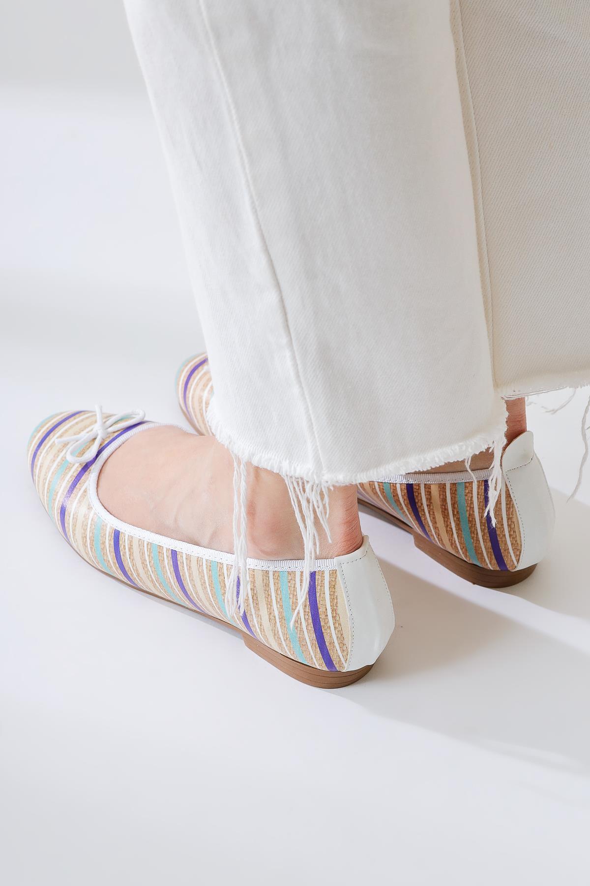 Melin – White Striped Printed Bow-Detail Ballet Flat (Women)