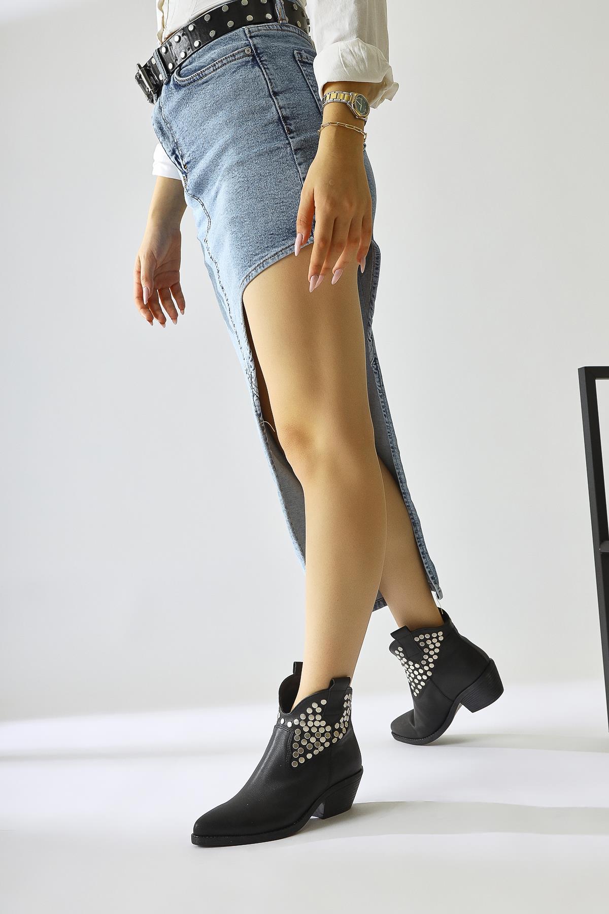 Tency – Black Stud-Detail Pointed-Toe Western Boot (Women)