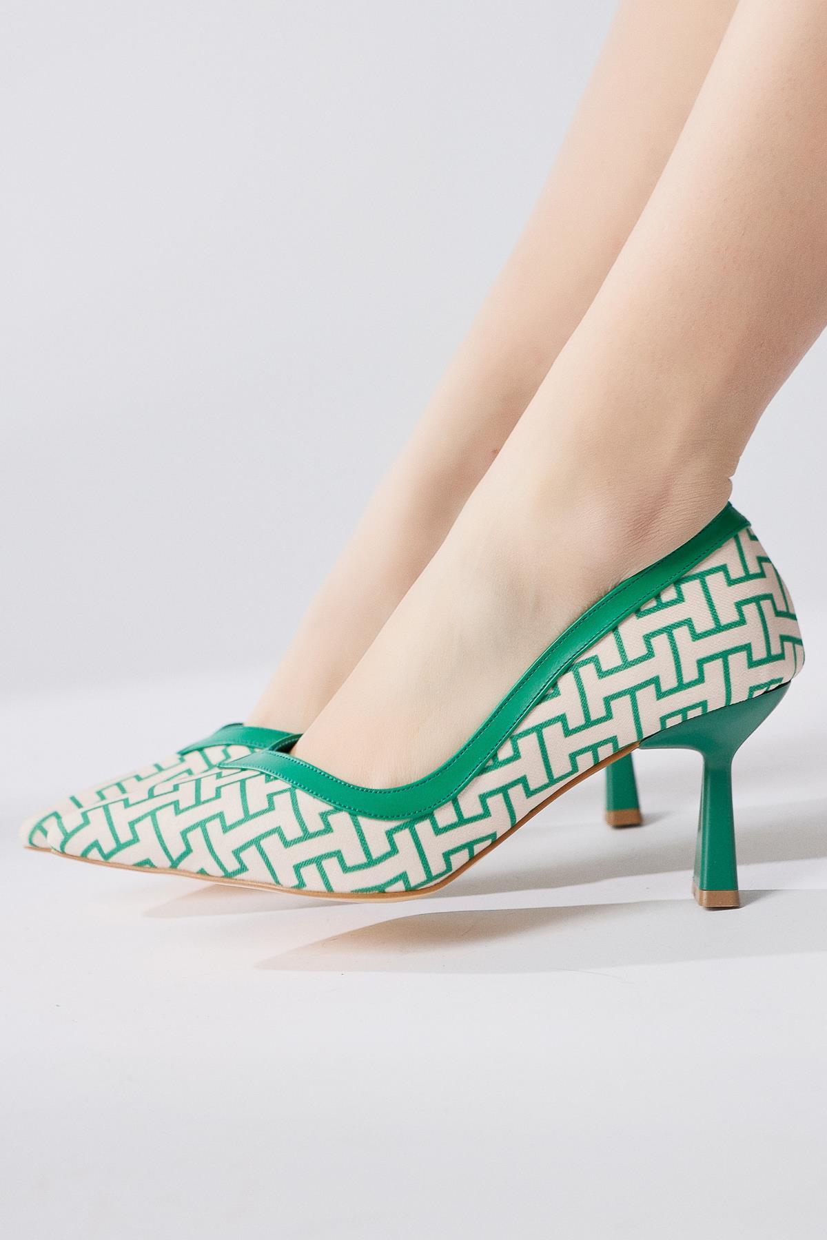Lottis – Green Geometric-Patterned Pointed-Toe Heeled Shoe (Women)