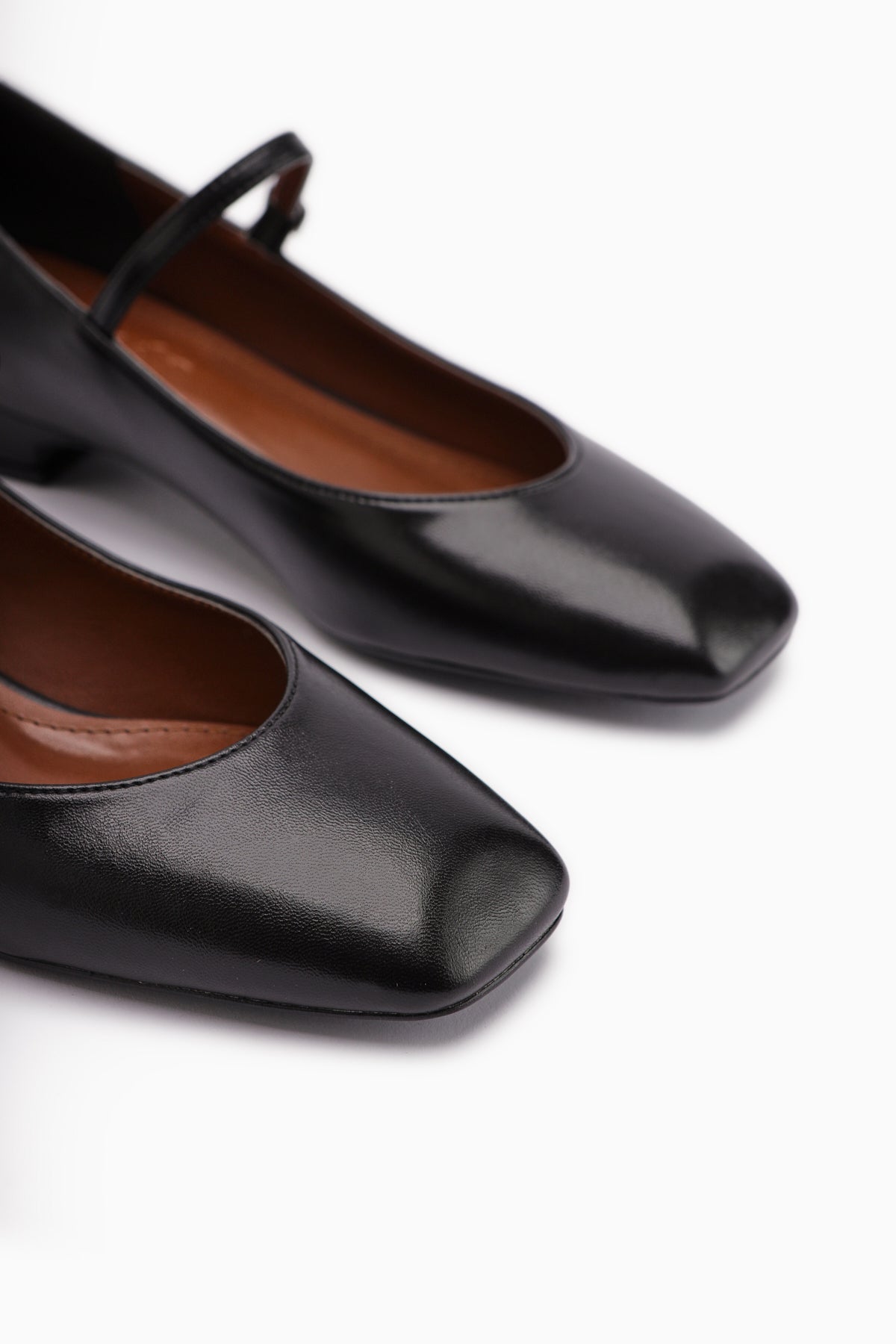 Yuphin Black Short Heeled Belted Women's Heels