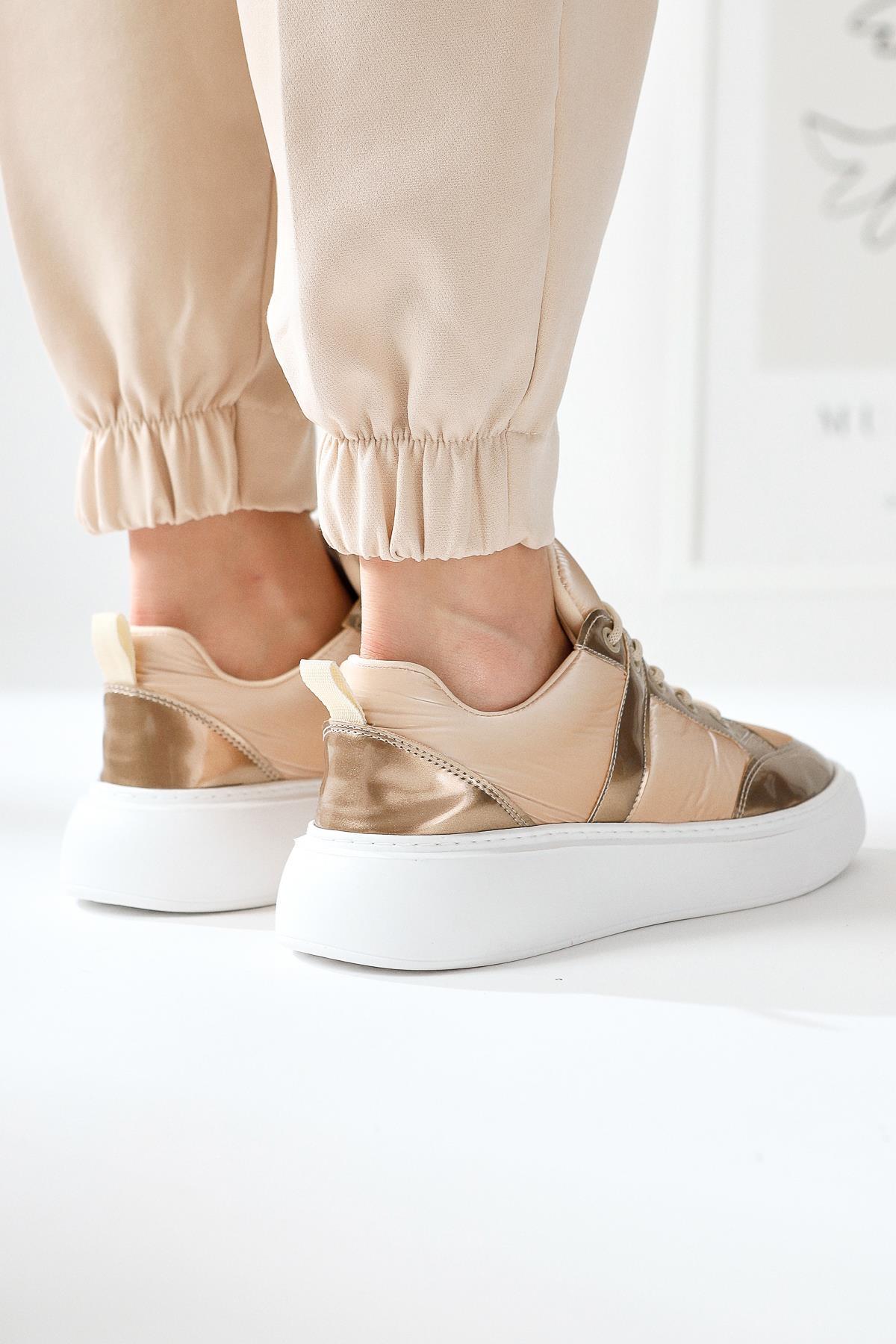 Jakleen Gold Patent Leather Detailed Parachute Sneakers