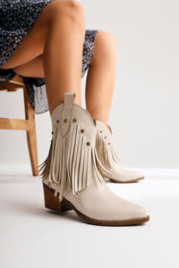 Lillebeth – Beige Tassel-Detail Stud-Detail Western Boot (Women)